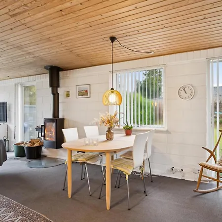 Charming Older, Partially Renovated House In Scenic Nature At Lyngsbaek