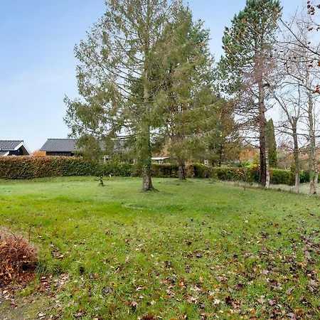Дом отдыха Charming Older, Partially Renovated House In Scenic Nature At Lyngsbaek Эбельтофт